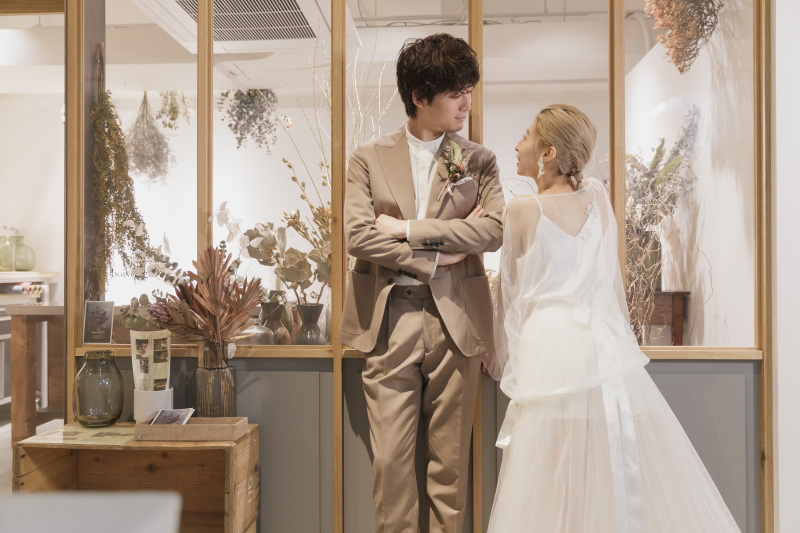 洗練されたフラワーショップでフラワーコーディネート