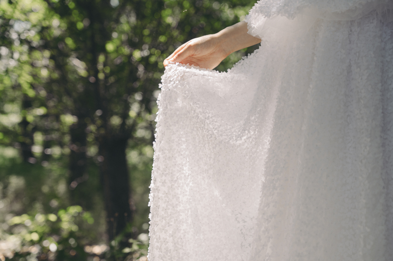 【大阪で叶う⁉︎開放感あふれる芝生フォト】今だけ交通費無料｜大泉緑地｜洋装1着｜自然体フォト｜アテンド付｜100カット保証