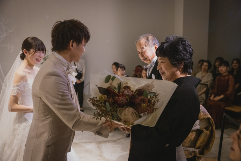 【会食フルコース6名分付き】写真と食事で過ごすフォトウェディング|スタジオフォト|ゲスト参加無料OK|和装または洋装1着|