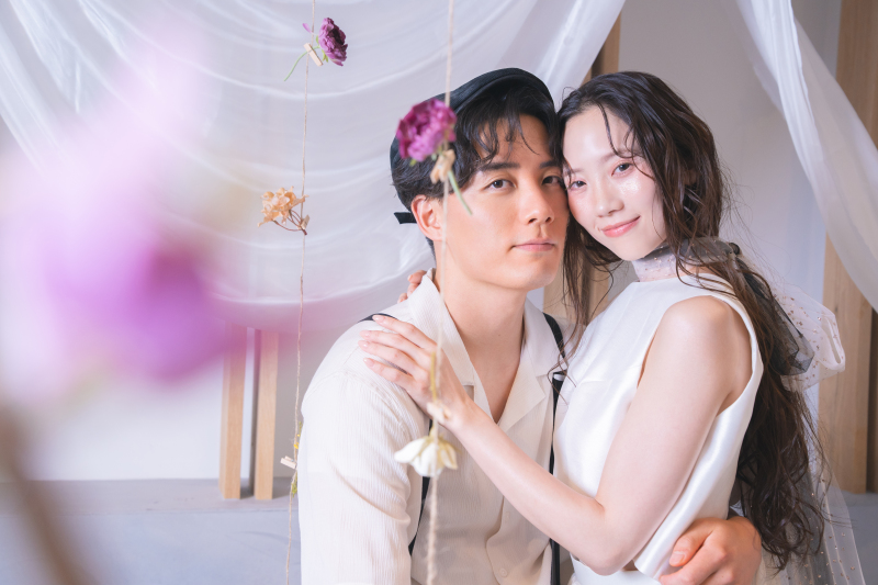 【自然光で叶える】インドアロケフォトプラン|館内を巡る多彩なシーン撮影|洋装1点|美容・データ付|100カット保証|ホワイエ撮影