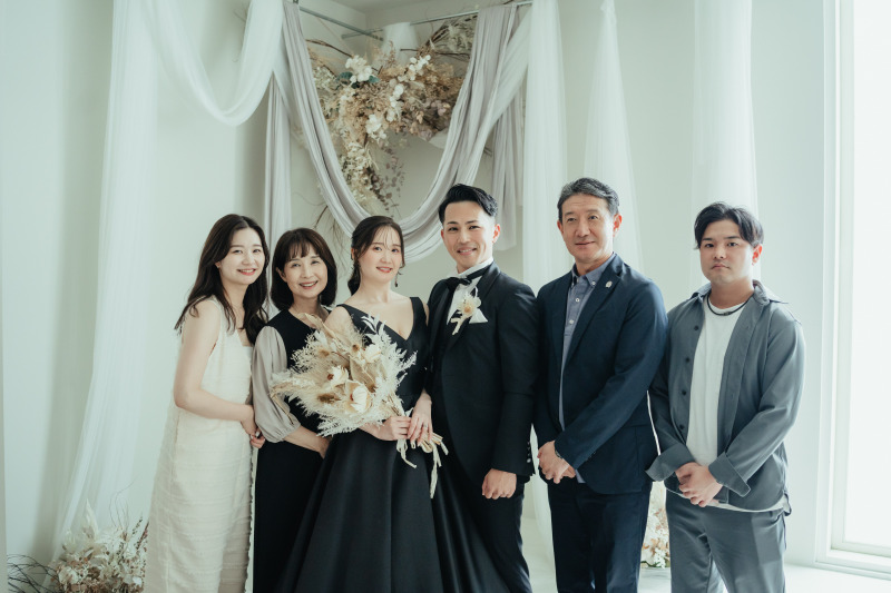 【早期特典】会食フルコース新郎新婦2名分プレゼント!チャペル&ホワイエでの挙式風撮影+会食付‖155,100円→143,000円