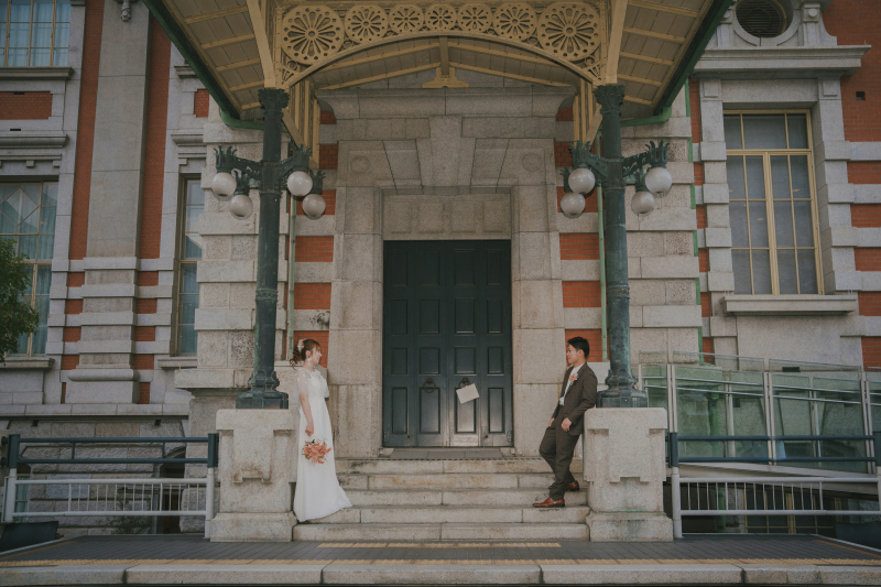 【シネマティックロケ】自然光とレトロ建築で叶うクラシック巡り｜洋装１点｜中之島/淀屋橋/北浜｜９０分撮影｜１３０カット保証