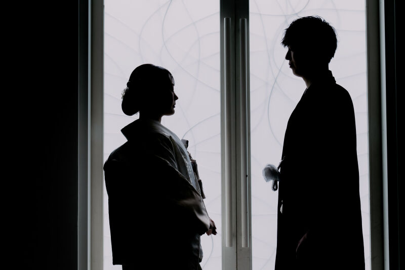 【ホワイエ&times;和装】自然光が差し込むスポットでカジュアル和装撮影