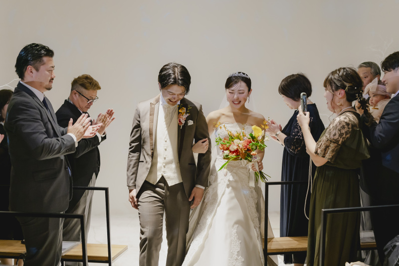 【早期特典】会食フルコース新郎新婦2名分プレゼント!チャペル&ホワイエでの挙式風撮影+会食付‖155,100円→143,000円