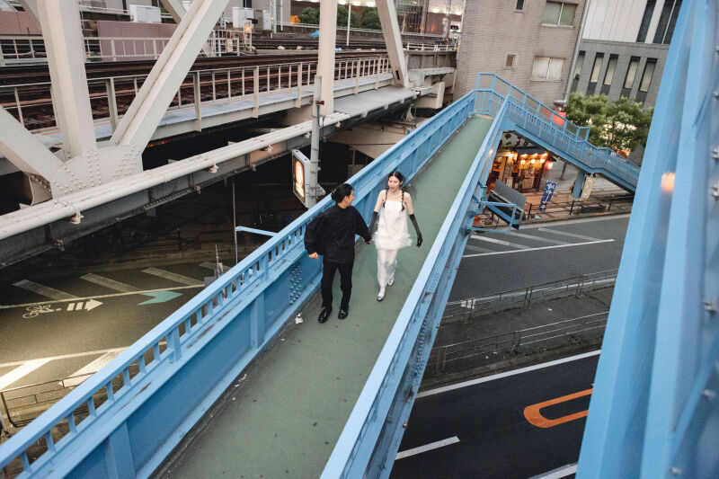 【デート感覚で自然体撮影】街ロケ&スタジオ撮影|洋装1着|自然体フォト|街ロケ60〜90分|夕方〜ナイトロケOK