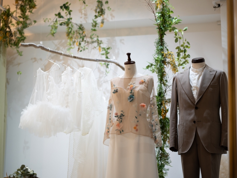 【追加料金なしでドレス着放題】スタイルチェンジ自由で叶えるスタジオフォト｜ソロ・推し活OK｜美容込み｜６０分撮影｜70カット保証