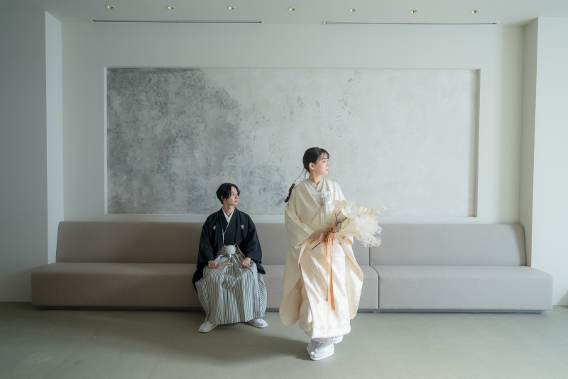 【ホワイエ&times;和装】自然光が差し込むスポットでカジュアル和装撮影