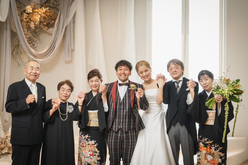 【12月末までのお申込み特典!】大切なご家族・ご友人とチャペルで挙式風フォト!ゲスト参加無料&参列衣装20%OFF