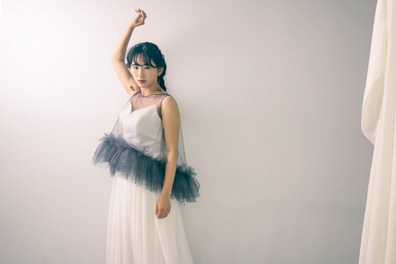 【追加料金なしでドレス着放題】スタイルチェンジ自由で叶えるスタジオフォト｜ソロ・推し活OK｜美容込み｜６０分撮影｜70カット保証