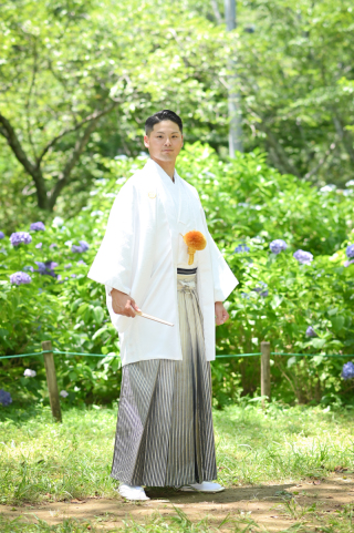 白　紋服　（羽織紐　金）