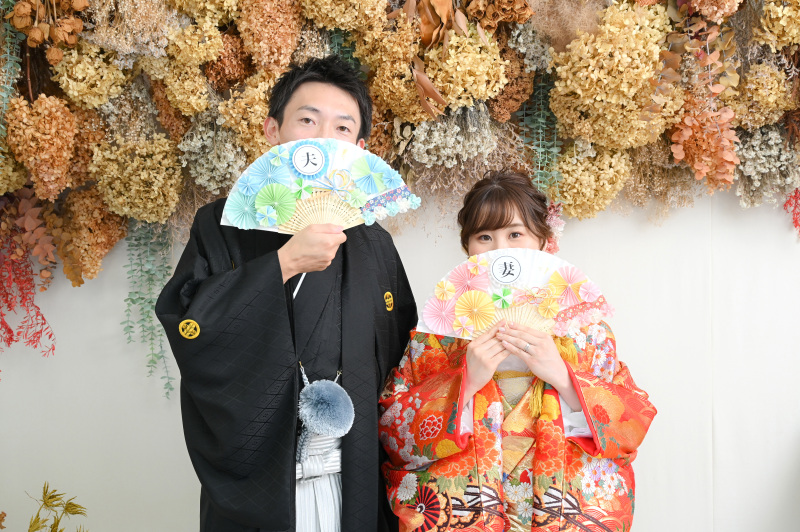 扇子で口元かくして！