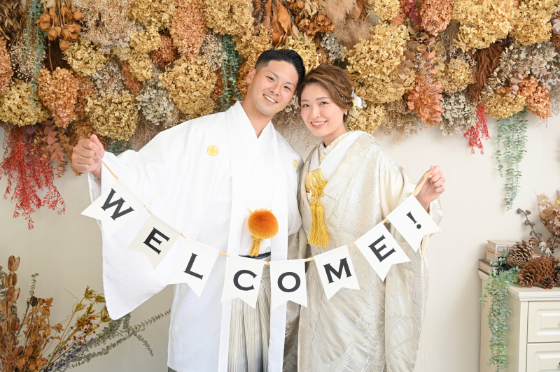 ドライフラワー前で