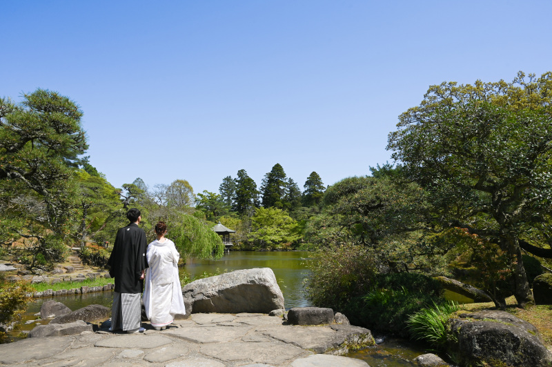 広々とした景色と青空を写して…