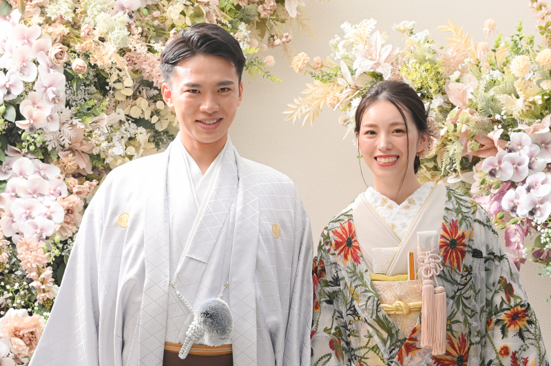 衣裳に合わせて、髪飾りやブーケも豊富に揃えてます!