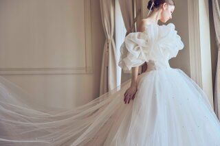 圧倒的な存在感、憧れの一着を纏う