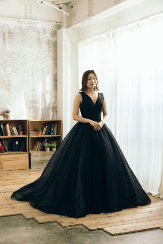 ブラックカラードレス