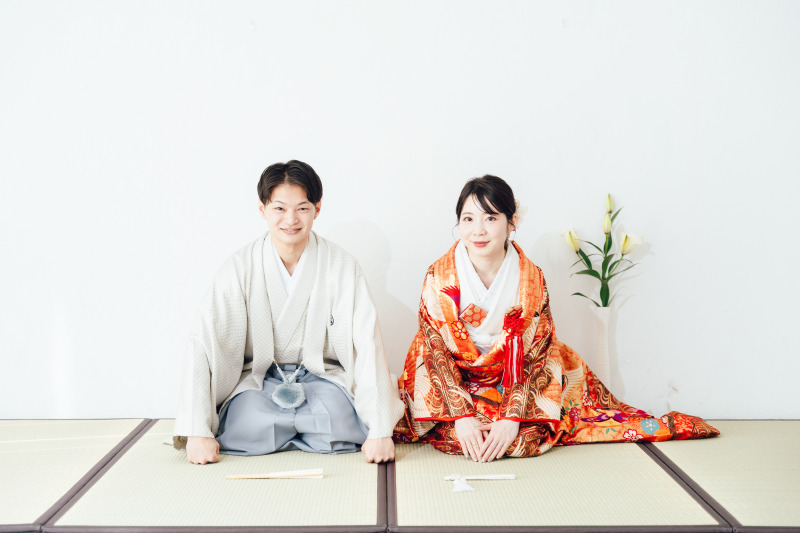 色打掛にお着替えして正座ショット