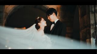 これ写真じゃないんです。映像を切り出したものなんです。写真のように美しくドラマチックな表現が得意です。1カット1カットが見逃せない思い出深いムービーにしましょう！