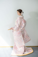 ★プラン内★色打掛「綺羅KIRA」淡いピンク地に輝く銀刺繍