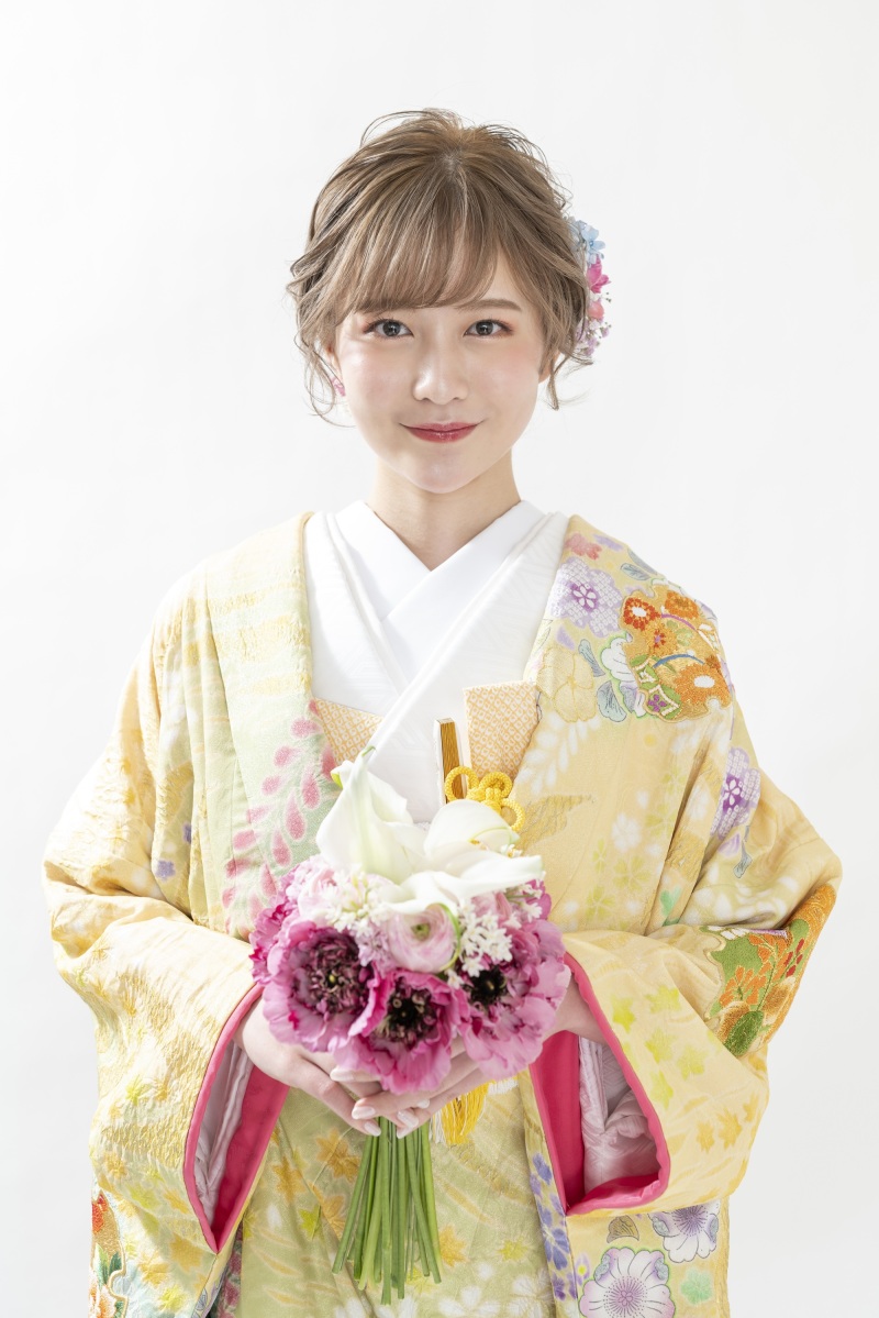 色打掛「薫風晴峯　黄」富士山を描いた壮大かつ優美な総絞り　