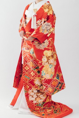 色打掛「七宝に花丸」幸福感あふれる七宝柄