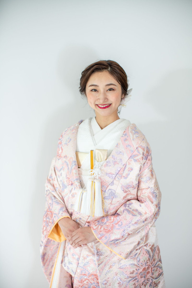 ★プラン内★色打掛「綺羅KIRA」淡いピンク地に輝く銀刺繍
