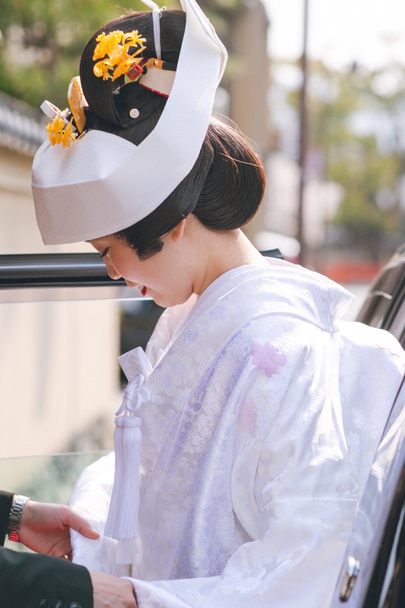 白無垢「爛漫」陽の光をあびてほのかに色づく桜