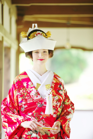 色打掛「慶寿御所解文」定番・赤地に細やかな柄で愛らしい印象