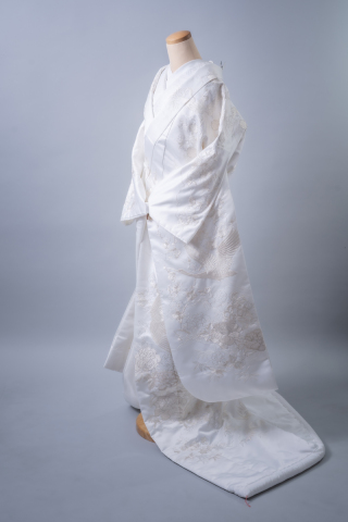 白無垢「四季花鳥」職人の手による優美な刺繍