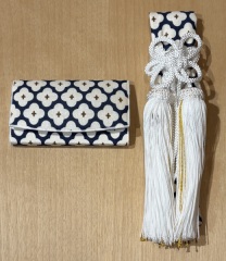 懐剣・筥迫「紺　花柄」