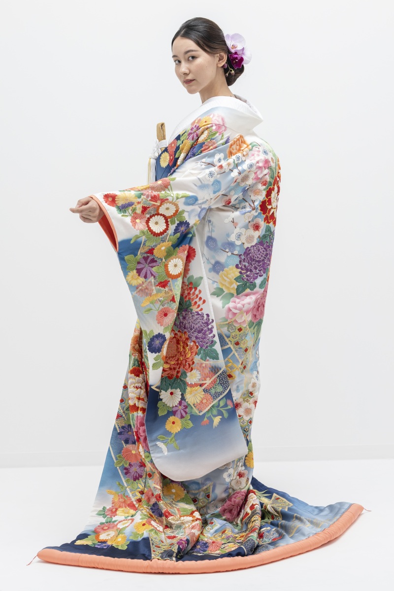 色打掛「手刺繍　清香束熨斗藍色ぼかし」職人さんの技が光る一着