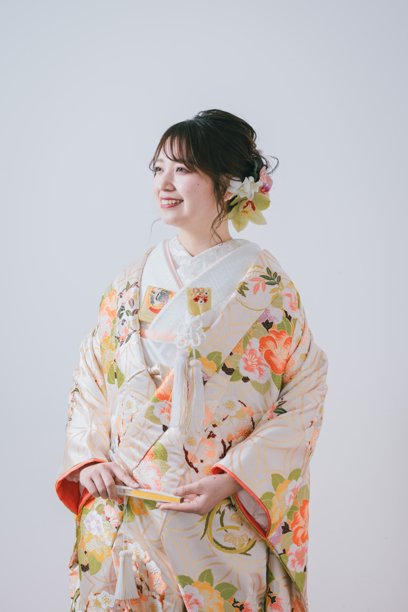 色打掛「七宝花丸紋」上品ながらに可愛らしさもある吉祥文様