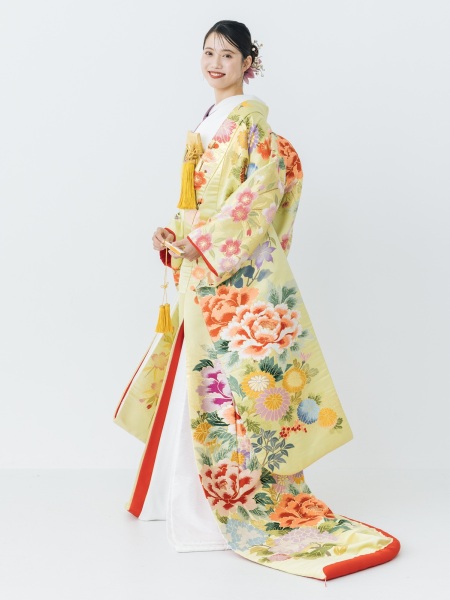 色打掛「四季百花爛漫文」 四季折々の花々がやわらかく咲く