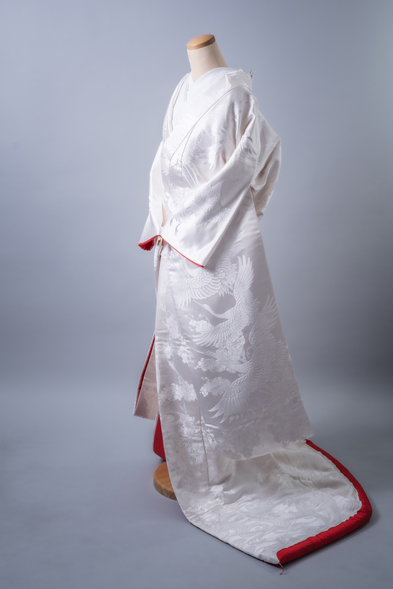 白無垢「立ち梅に鶴」吉祥花である梅と長寿を表す鶴