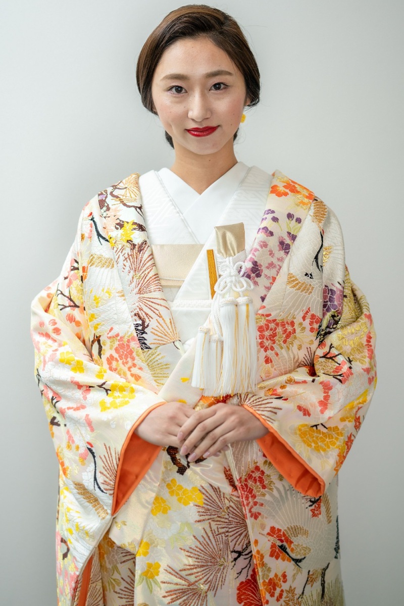色打掛「麗華松に翔鶴」ホワイトパール箔が輝く透明感ある打掛