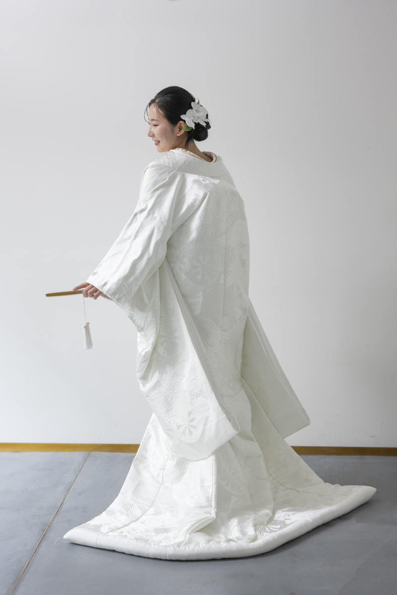 白無垢アレンジコーデ「飛鶴花車」✖ 刺繍衿・金小物