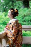 色打掛「慶遊」紺地に鮮やかな金糸とビタミンカラー