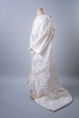 ★プラン内★白無垢「孔雀草花文」華麗な容姿が白地に映える