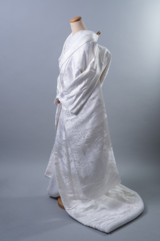 白無垢「新松鶴花紋」四季折々の草花が咲き誇る