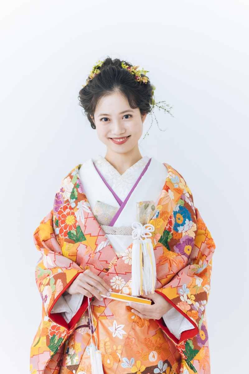 色打掛「桃山花比べ」愛らしさと温かみのある色使い