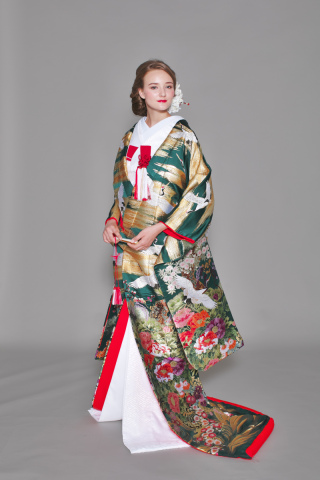 ★プラン内★色打掛「段霞飛翔花車文」上品なゴールドに優雅な鶴