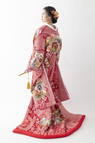 色打掛「赤桶絞り 花車に鶴」鶴と花車を刺繍した豪華な打掛