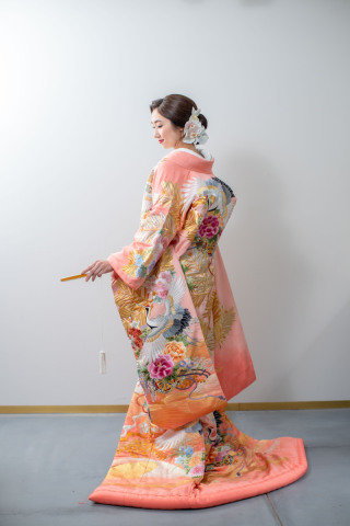 ★プラン内★色打掛「金葉kinba」優しいピンクに煌めく金糸