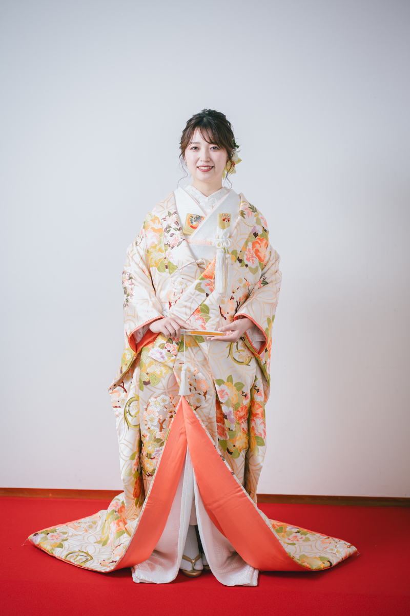 色打掛「七宝花丸紋」上品ながらに可愛らしさもある吉祥文様
