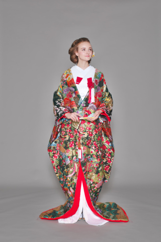 色打掛「佐賀錦御所車源氏絵巻」十二単を描いた豪華絢爛な一着