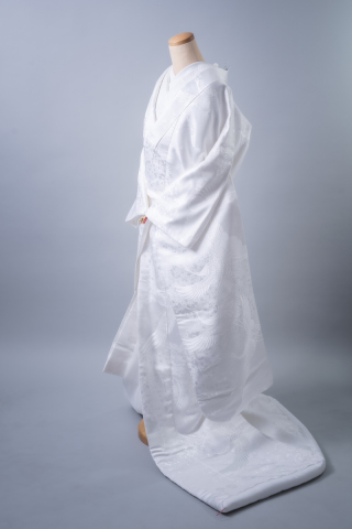 白無垢「雲取郡鶴飛翔文」大空を優雅に飛ぶ鶴