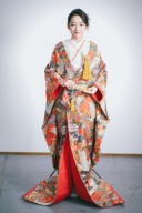 色打掛「瑞祥花雪輪に鶴」上品かつ高級感あふれる唐織