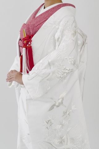 白無垢アレンジコーデ「ちりめん銀コマ」✖ 掛下「赤絞り」