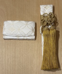 懐剣・筥迫「金七宝　白　金房」