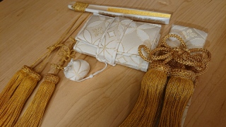 五点セット（金七宝　白）